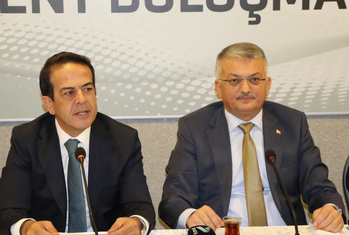 Antalya Valisi Yazıcı, "Kent Buluşmaları" toplantısında konuştu