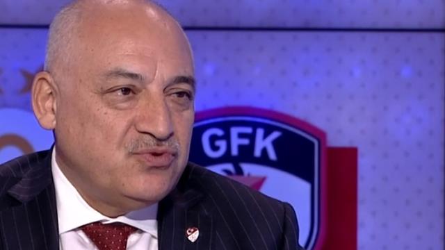 Dünya Kupası'nda herkesi şaşırtan uygulamalar Süper Lig'e geliyor! Türk futbolunda çok şey değişecek Dünya Kupası'nda herkesi şaşırtan uygulamalar Süper Lig'e geliyor! Türk futbolunda çok şey değişecek
