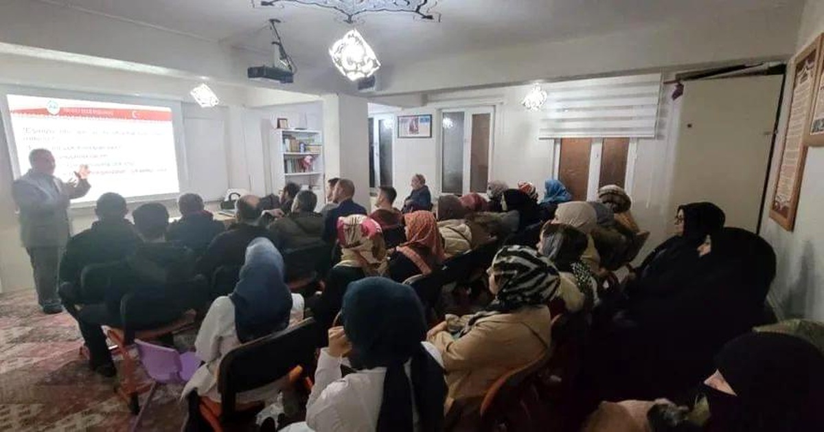 \'Evliliğe ilk adım\' semineri verildi