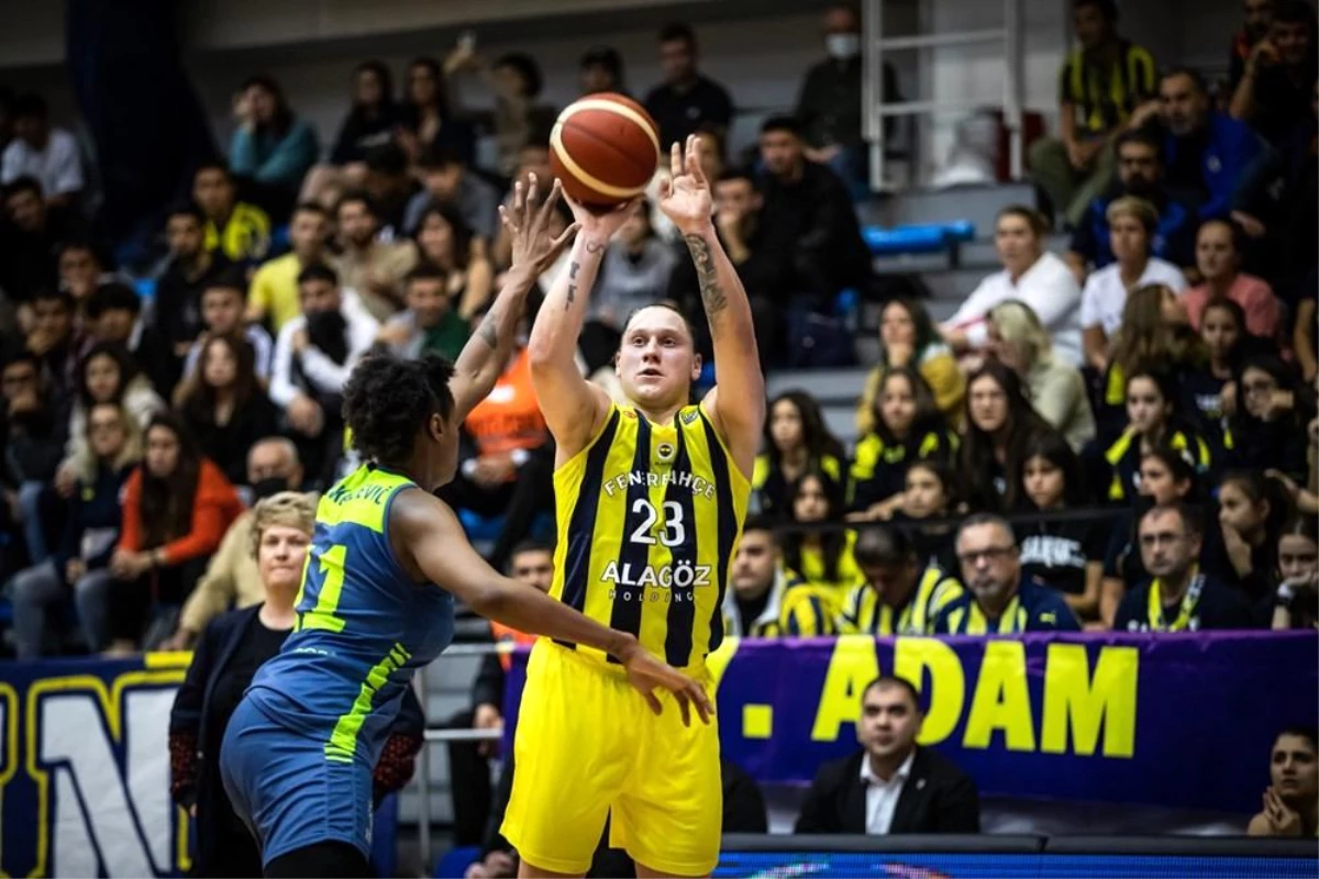 FIBA Kadınlar Avrupa Ligi: Fenerbahçe Alagöz Holding: 82 ZVVZ USK Prag: 72