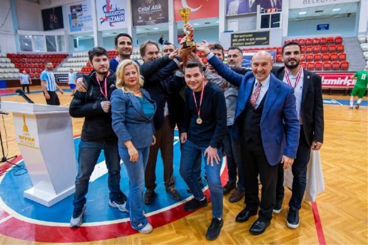 İzmir Basın Ligi\'nin şampiyonu TSYD İzmir