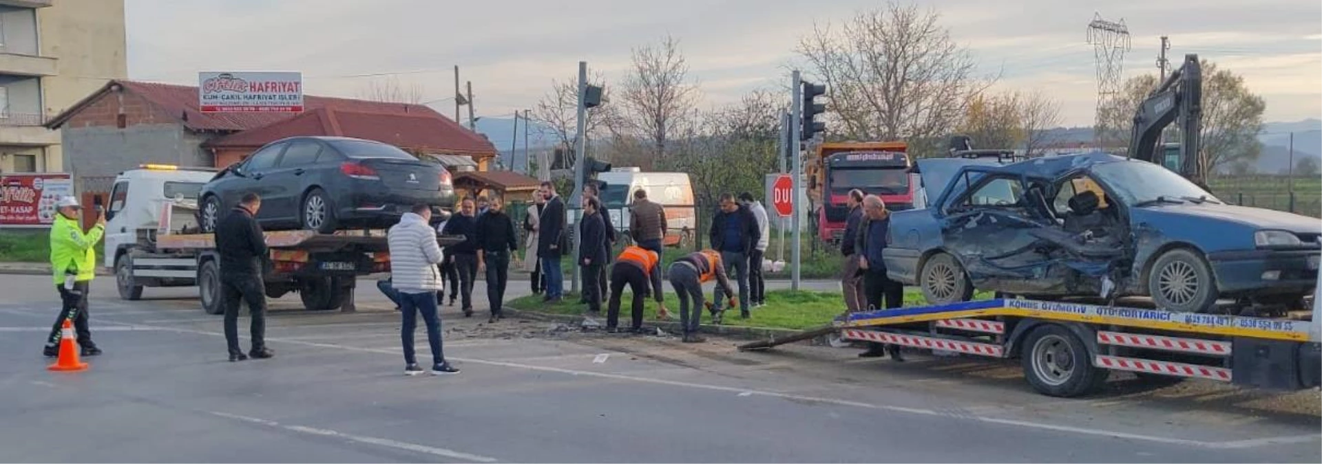 Samsun\'da iki otomobilin çarpışması sonucu 4 kişi yaralandı
