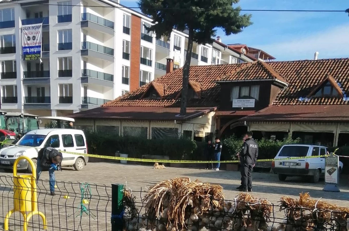 Sinop\'ta çıkan silahlı kavgada yoldan geçen kişi merminin isabet etmesi sonucu öldü