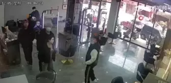 Tavandan kuaförün ortasına düştü