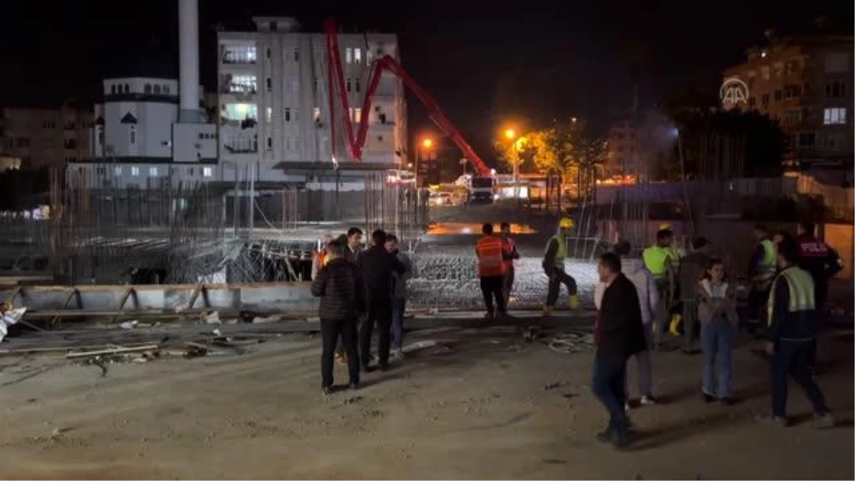 Alanya\'da inşaatta beton dökümü sırasında yaşanan çökme sonucu 2 işçi yaralandı