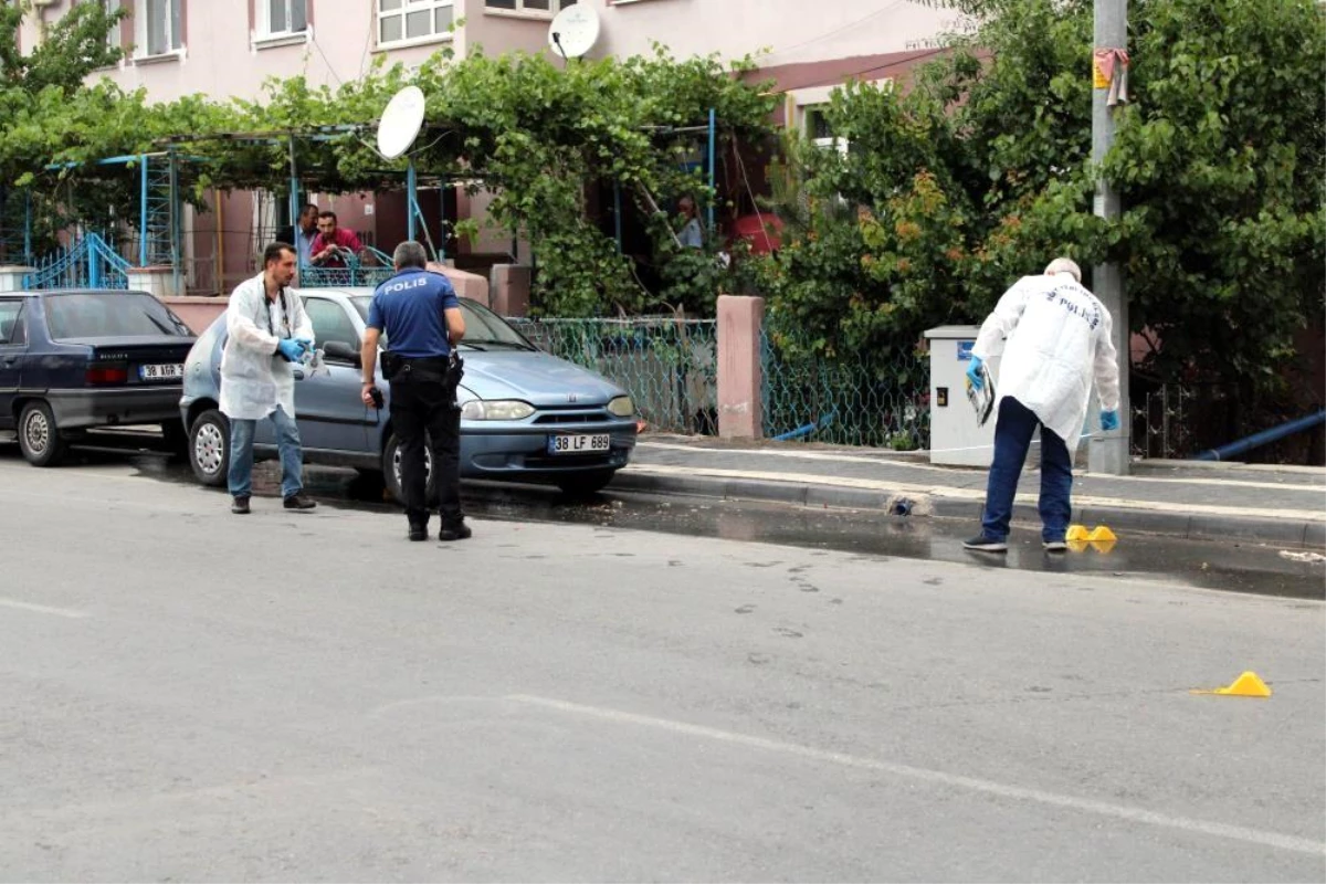 Boşandığı eşi ve arkadaşına sokak ortasında kurşun yağdıran şahıs: "Niyetim vurmak değildi"