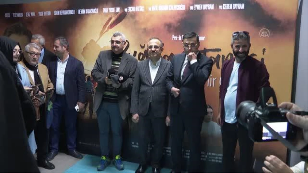 "Buğday Tanesi" filminin İzmir galası yapıldı