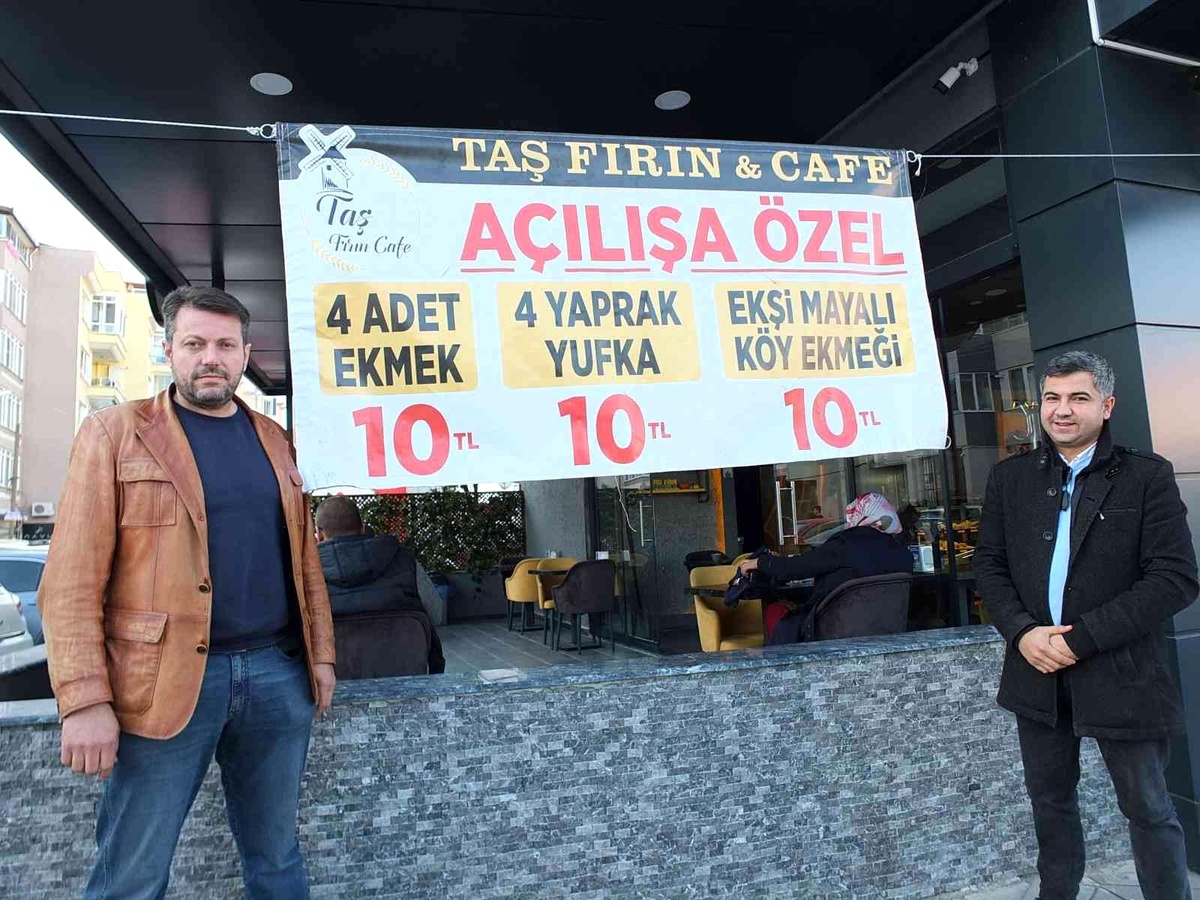 Burhaniyeli fırıncı ekmeği yarı fiyatına indirdi