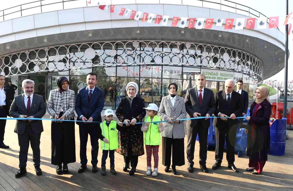 Emine Erdoğan "Sıfır Atık Eğitim ve Simülasyon Merkezi"nin açılışını yaptı