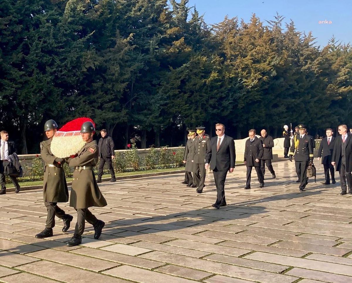 Finlandiya Savunma Bakanı Anttı Kaıkkonen Anıtkabir\'i Ziyaret Etti