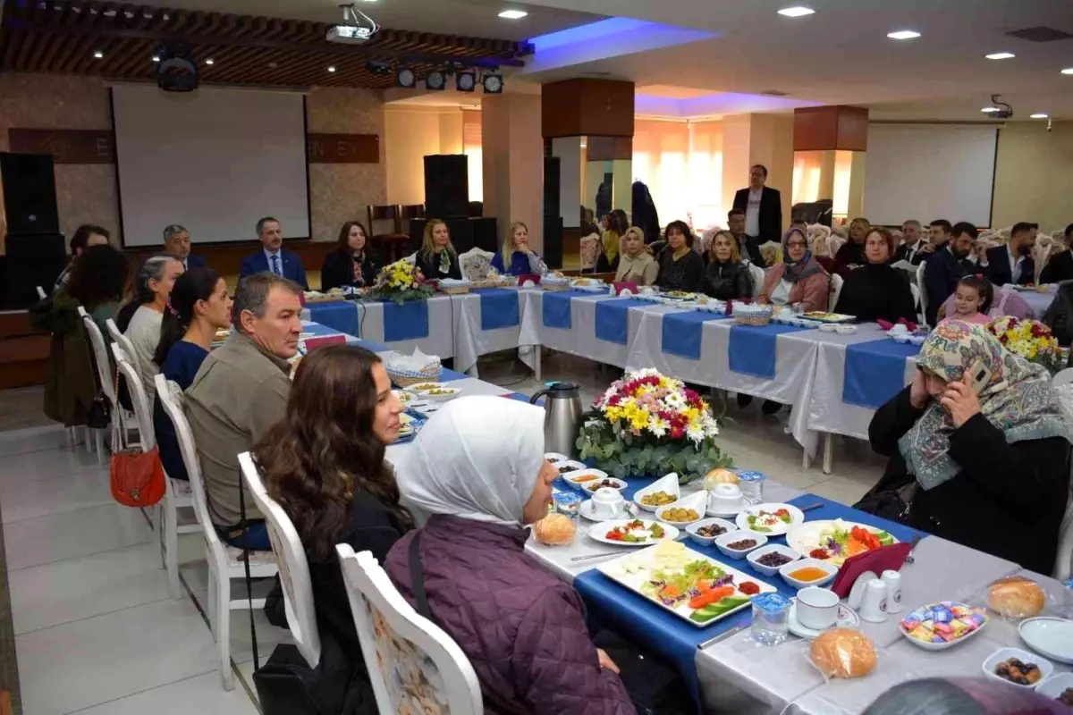 "Gönül Bağı" projesi çerçevesinde özel eğitim öğrenci velilerine yönelik kahvaltı etkinliği gerçekleştirildi