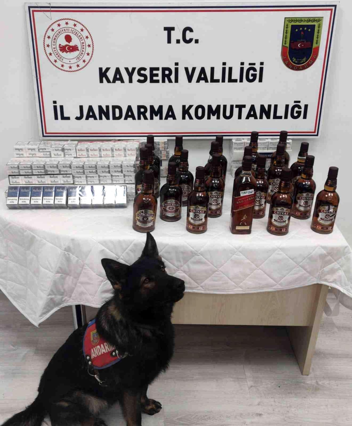 Jandarmadan kaçak alkol ve sigara operasyonu