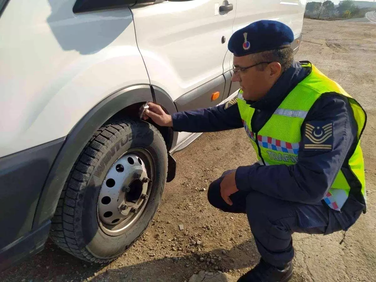 Jandarmadan kış lastiği denetimi