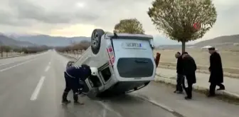 Kamyonetle minibüsün çarpıştığı kazada 2 kişi yaralandı