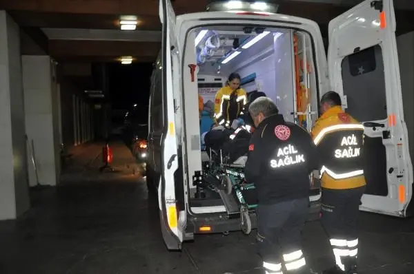 ASKERİ ARAÇ DEVRİLEREK ALEV ALDI: 3 ASKER YARALI