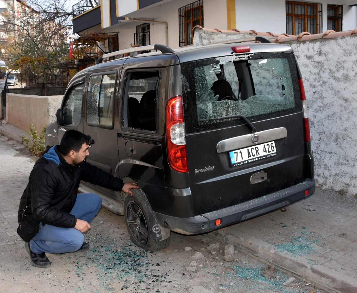 Kırıkkale\'de park halindeki araca zarar verildiği anlar güvenlik kamerasında