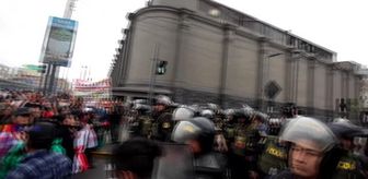 Peru'da Castillo'nun gözaltına alınması - Protestocular güvenlik güçleriyle çatıştı