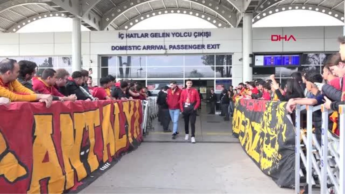 SPOR Galatasaray, Antalya\'da coşkuyla karşılandı