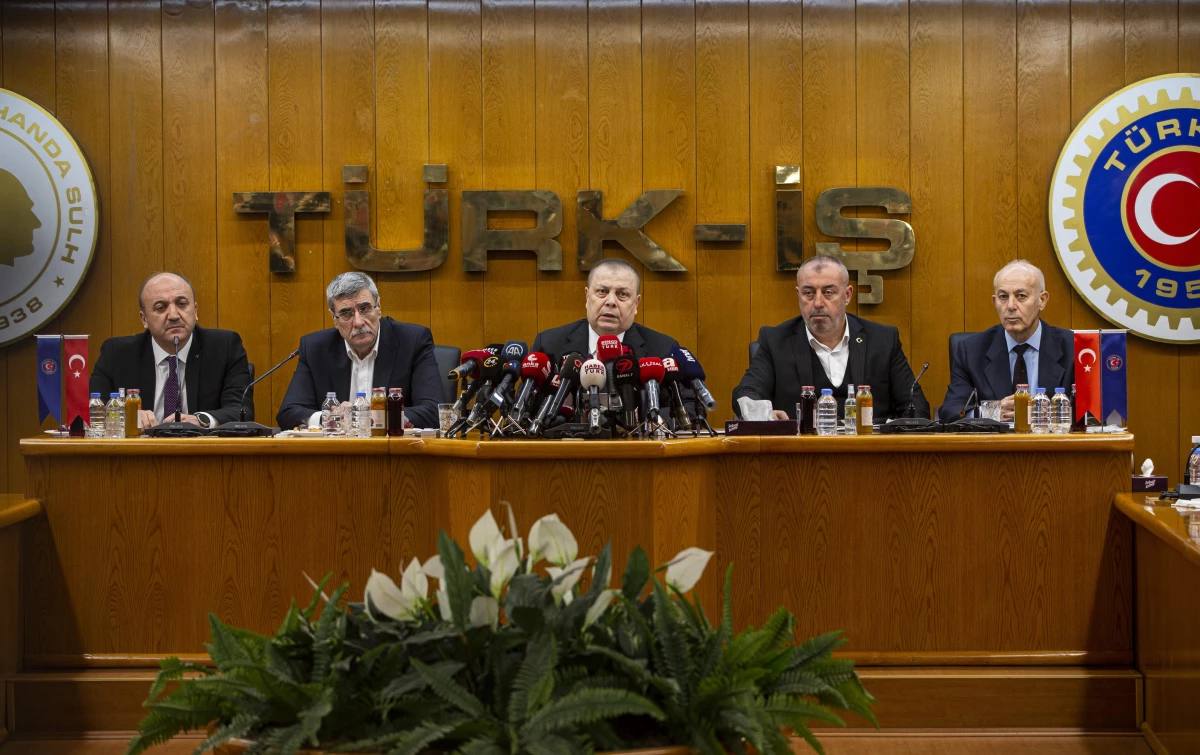 TÜRK-İŞ Genel Sekreteri Kavlak\'tan asgari ücret açıklaması Açıklaması