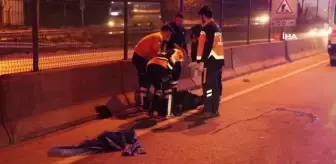 Yolun karşısına geçerken iki aracın çarpması sonucu hayatını kaybetti