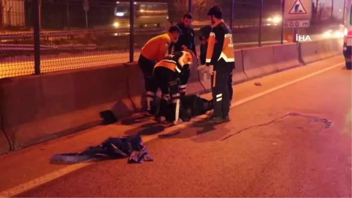 Yolun karşısına geçerken iki aracın çarpması sonucu hayatını kaybetti