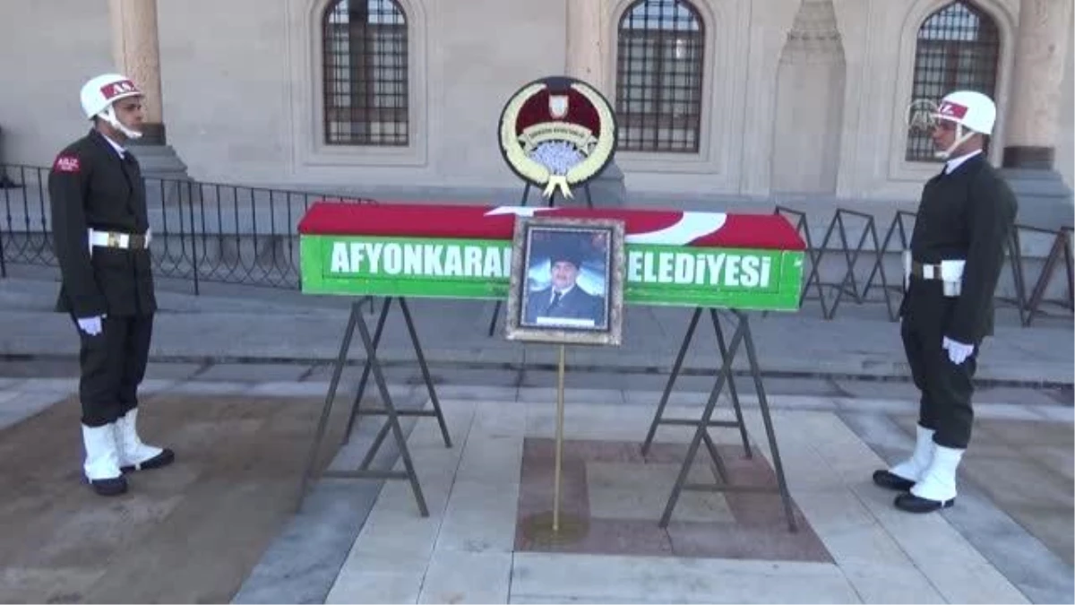 AFYONKARAHİSAR - Bursa\'da vefat eden Kıbrıs gazisi Yakut\'un cenazesi Afyonkarahisar\'da defnedildi