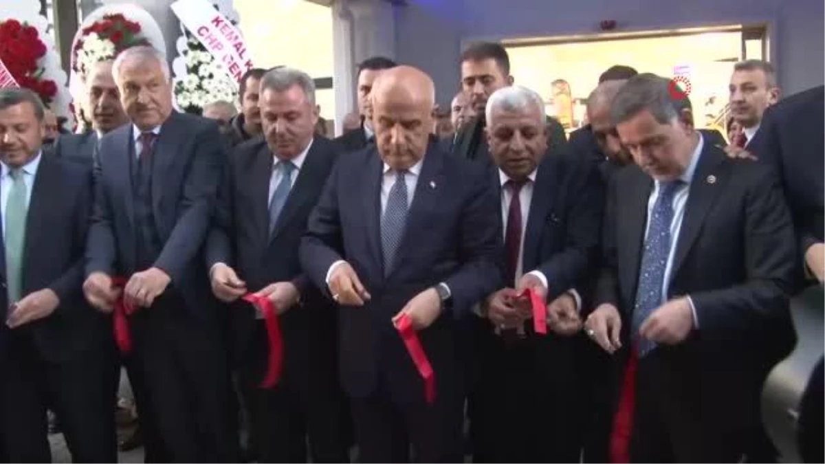 Bakan Kirişci, Adana Tanıtım Günleri açılışına katıldı.