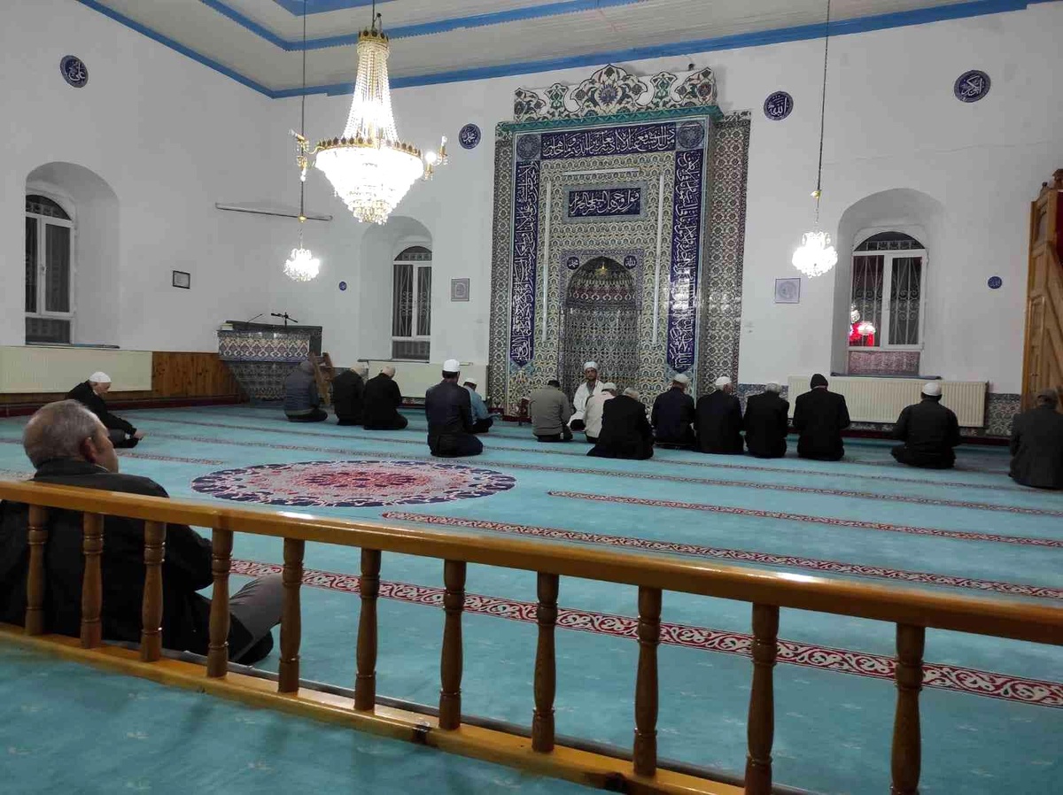 Dumlupınar\'da sabah namazı buluşması