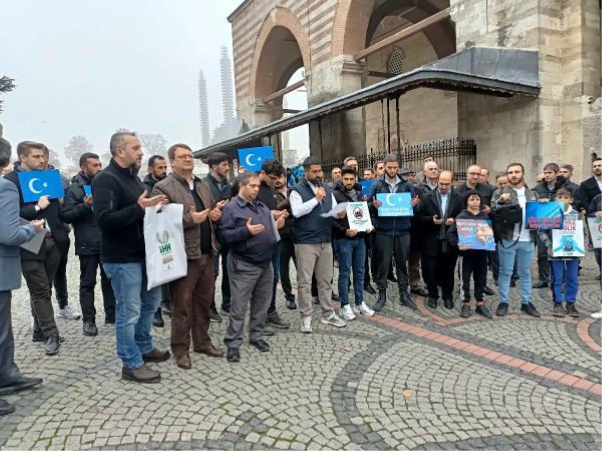 Edirne\'de, cuma namazı çıkışı Çin protestosu