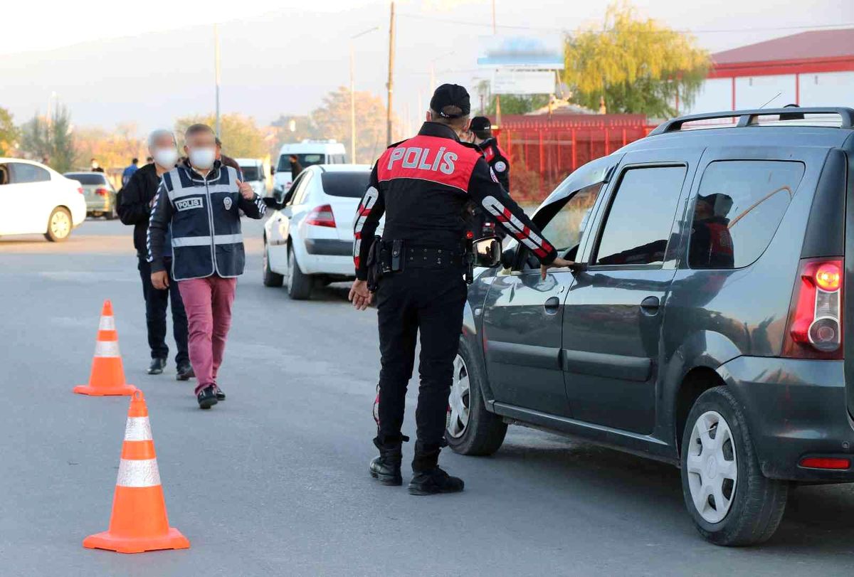 Erzincan\'da çeşitli suçlardan aranan 6 kişi yakalandı