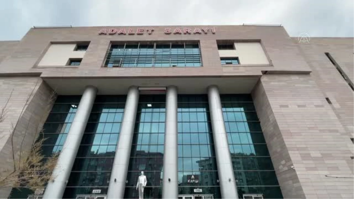 ESKİŞEHİR - "Silindir Operasyonu" kapsamında gözaltına alınan 18 zanlı adliyede