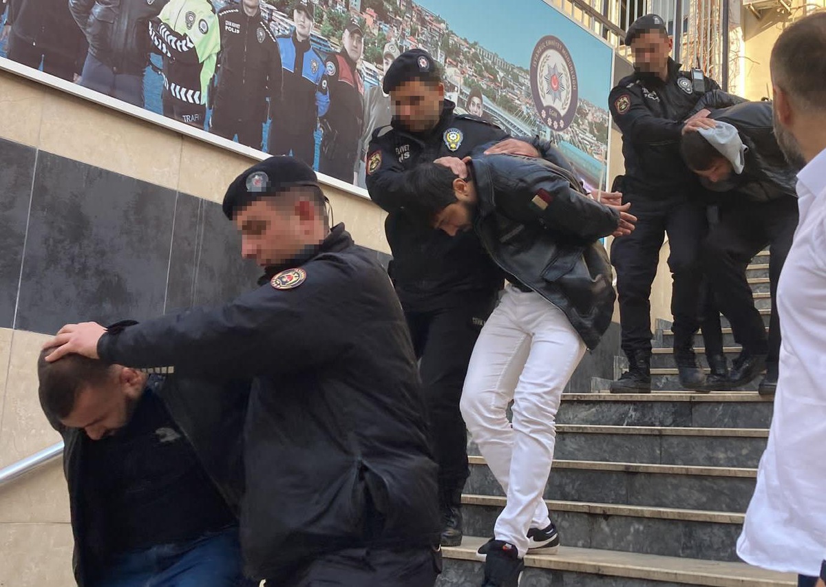 Fatih\'te bir kişinin öldüğü silahlı çatışmaya ilişkin 12 zanlı yakalandı