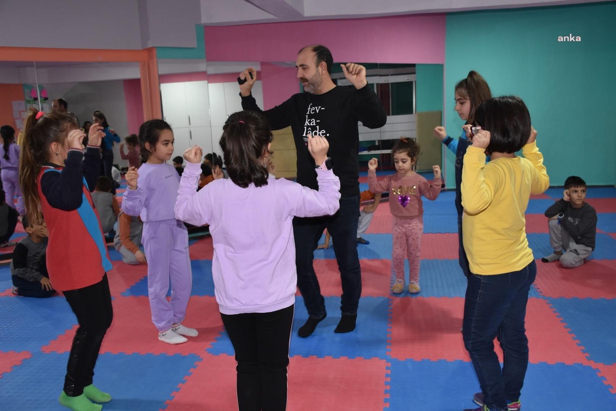 Germencik Belediyesi\'nin Halk Oyunları Kursuna Kayıtlar Sürüyor