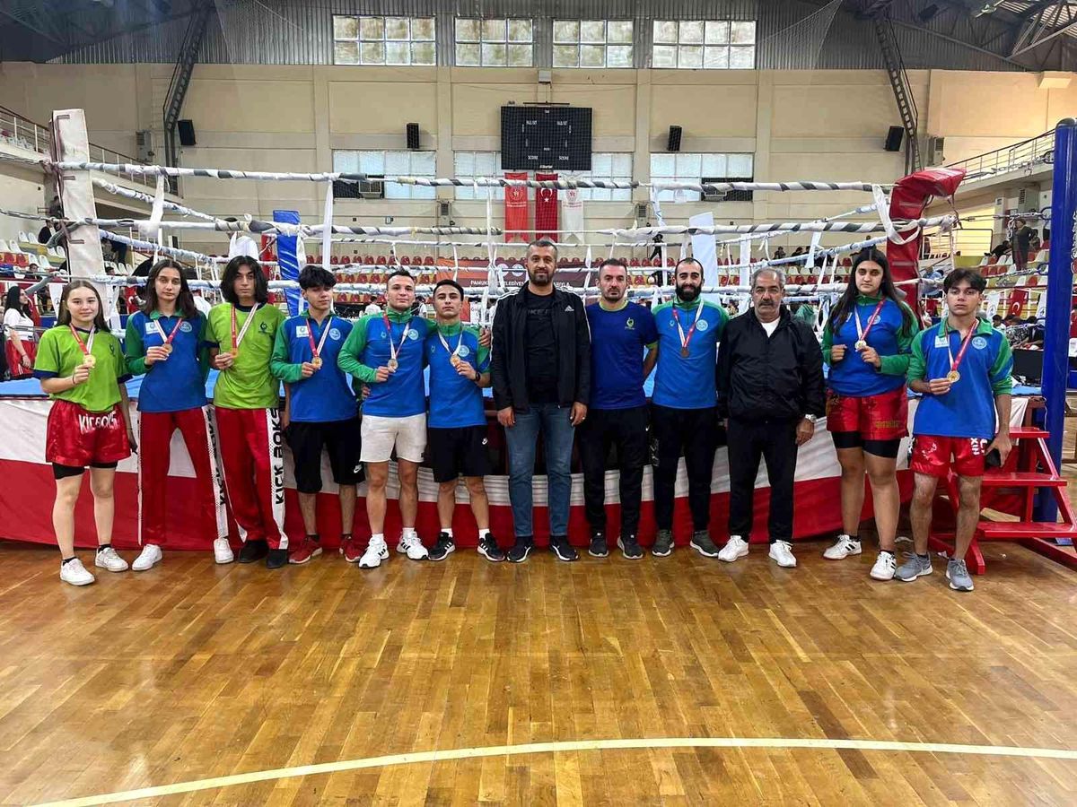 Her branştan madalyalarla döndüler