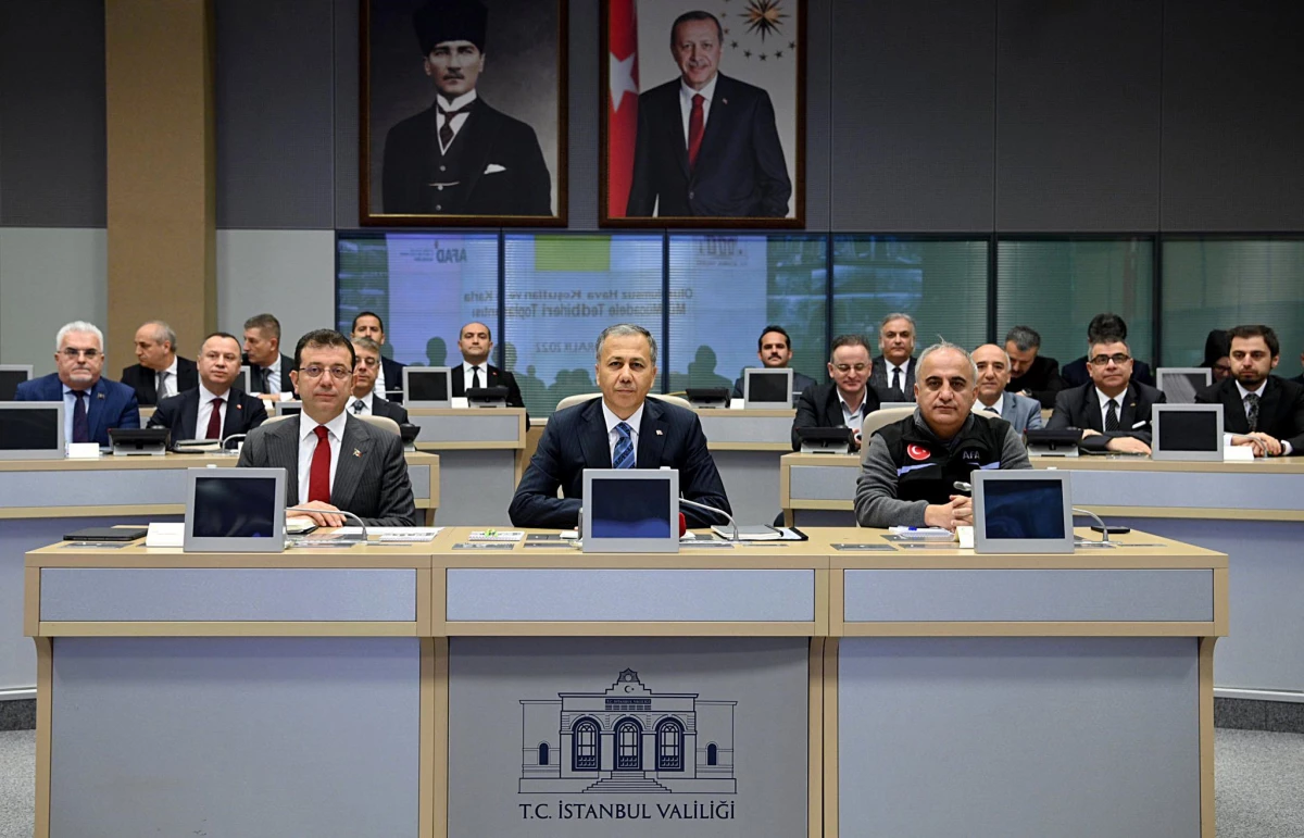 İSTANBUL-OLUMSUZ HAVA KOŞULLARI VE KARLA MÜCADELE TEDBİRLERİ TOPLANTISI DÜZENLENDİ