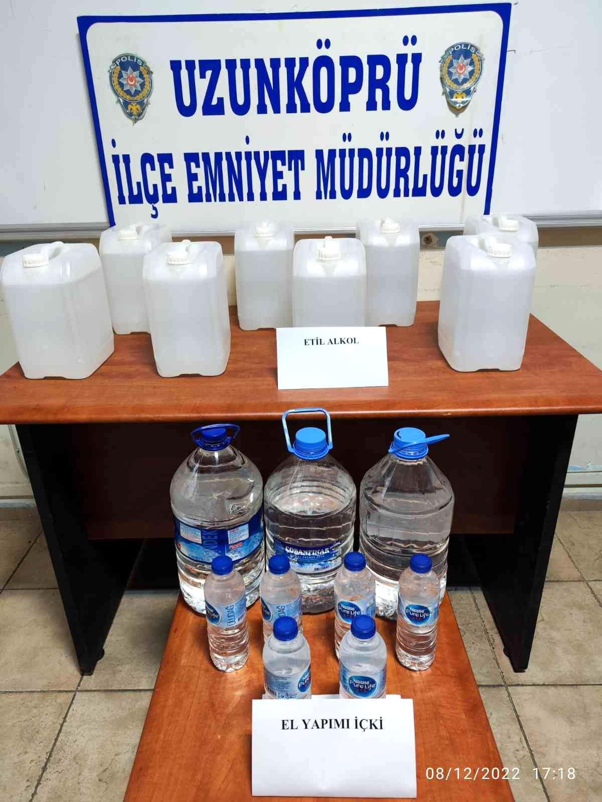 İşyerinde 17 litre el yapımı içki ele geçirildi