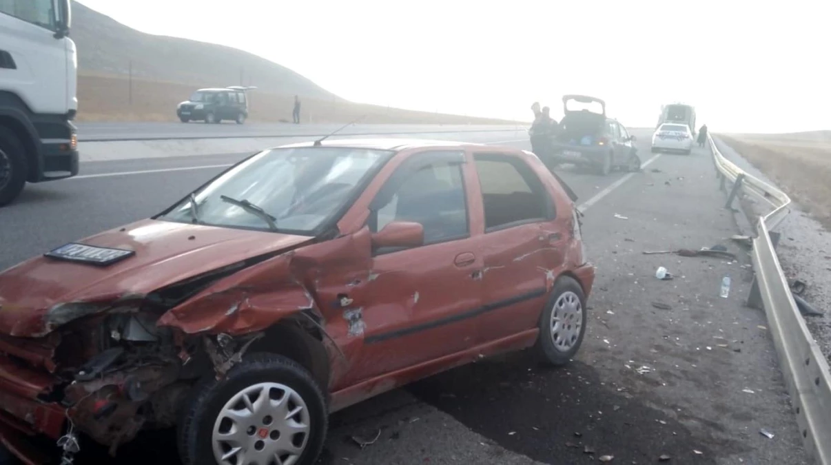 Karaman\'da iki otomobil çarpıştı: 7 yaralı
