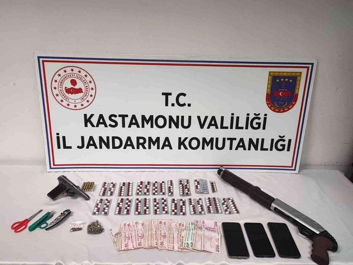 Kastamonu\'da uyuşturucu operasyonu: 2 gözaltı