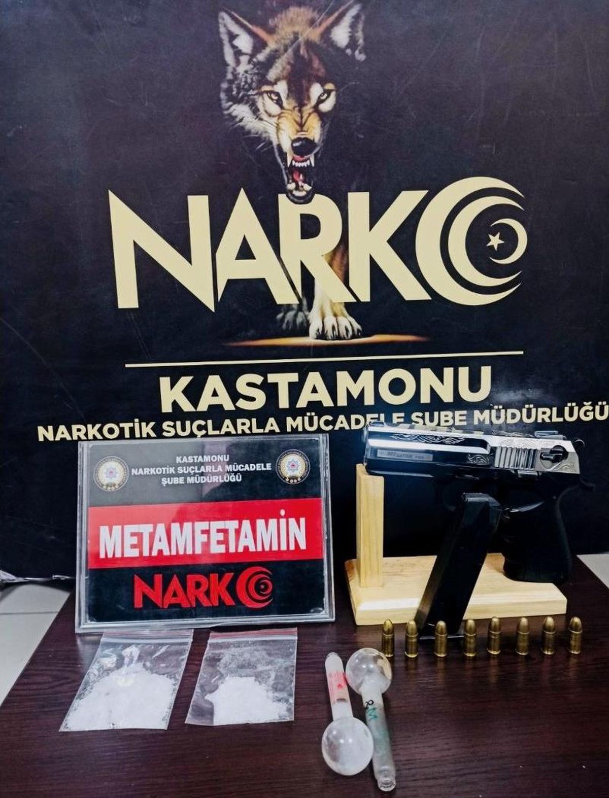 Kastamonu\'da üzerinde uyuşturucu bulunan 3 kişi gözaltına alındı