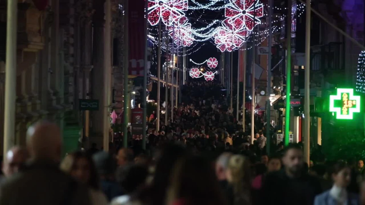 Malta\'nın Başkenti Valetta Noel Işıklarıyla Donatıldı