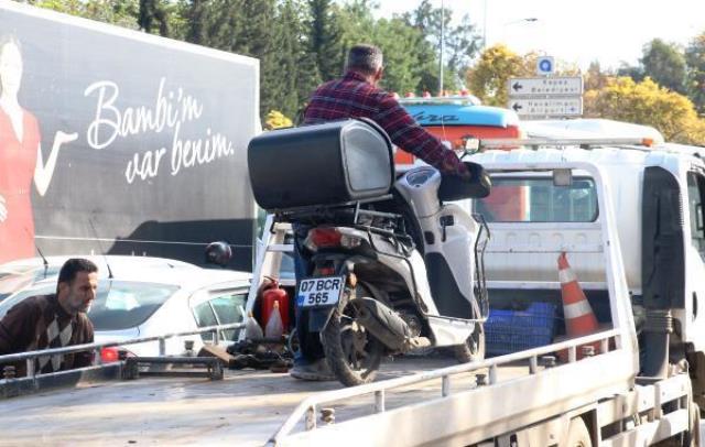 Motokurye, belge isteyen 3 polisi ve 1 kişiyi darbetti Motokurye, belge isteyen 3 polisi ve 1 kişiyi darbetti