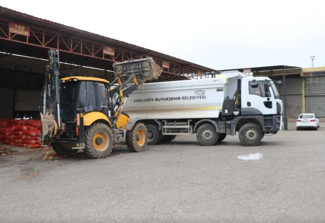 Şanlıurfa'da denetimlerde ele geçirilen 22 ton çürümüş soğan imha edildi