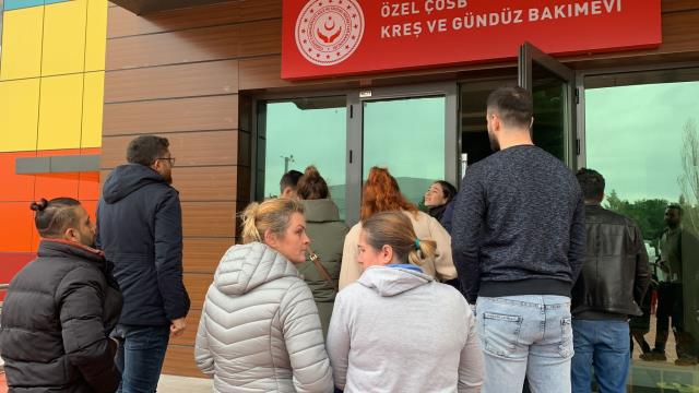 Veliler skandal görüntülerin ortaya çıktığı kreşe akın etti Veliler skandal görüntülerin ortaya çıktığı kreşe akın etti