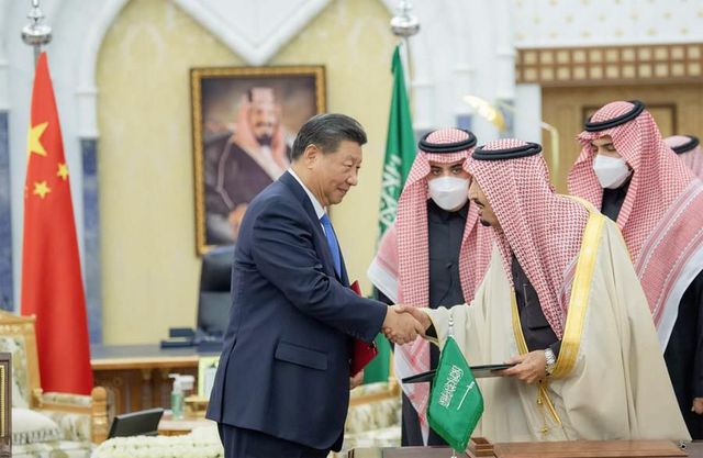 Xi, Suudi Arabistan Kralı Selman Bin Abdülaziz ile Görüştü Xi, Suudi Arabistan Kralı Selman Bin Abdülaziz ile Görüştü
