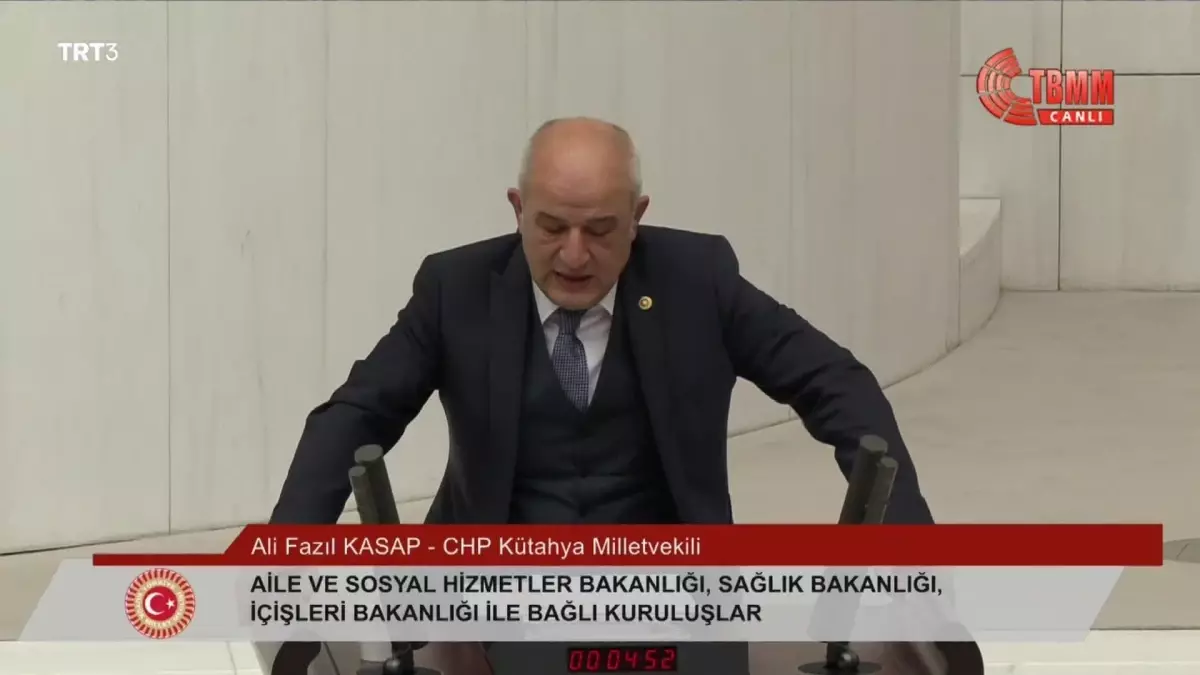 Ali Fazıl Kasap, Bakan Koca\'ya Sma\'lı Çocukları Hatırlattı: "Ölen 300 Çocuğun Vebalini Nasıl Vereceksiniz?"