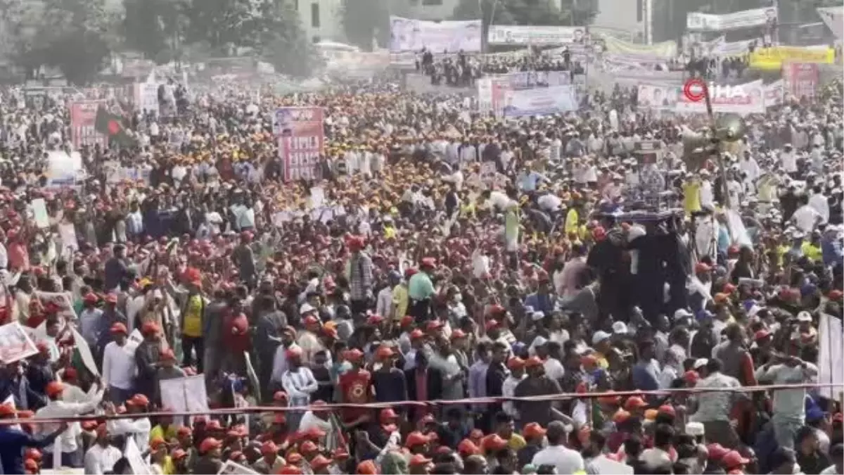 Bangladeş'te binlerce kişinin katılımıyla hükümet karşıtı protesto