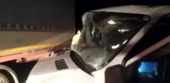 Başkale'de tır ile kamyonetin çarpışması sonucu 4 kişi yaralandı