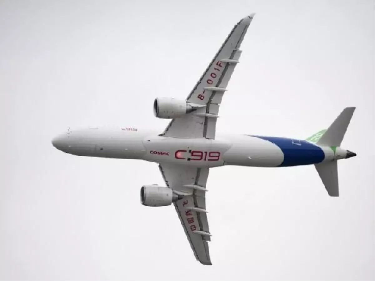 Çin üretimi yolcu uçağı C919\'un ilk teslimatı yapıldı