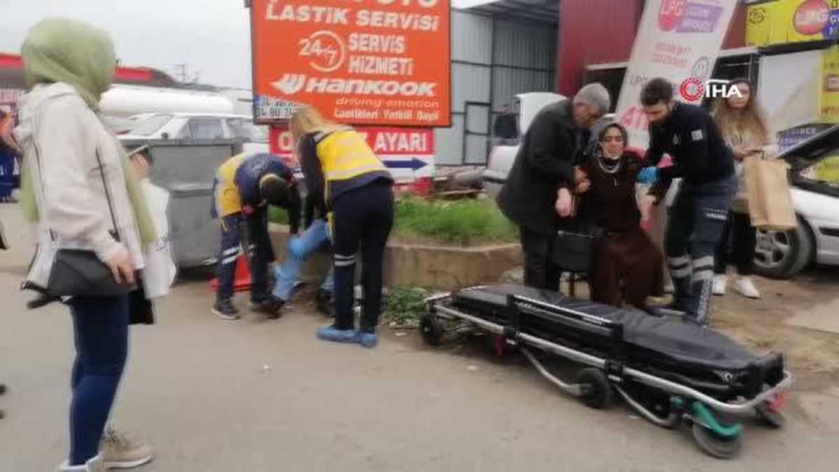 D-100'de halk otobüsü tıra çarptı: 7 yaralı