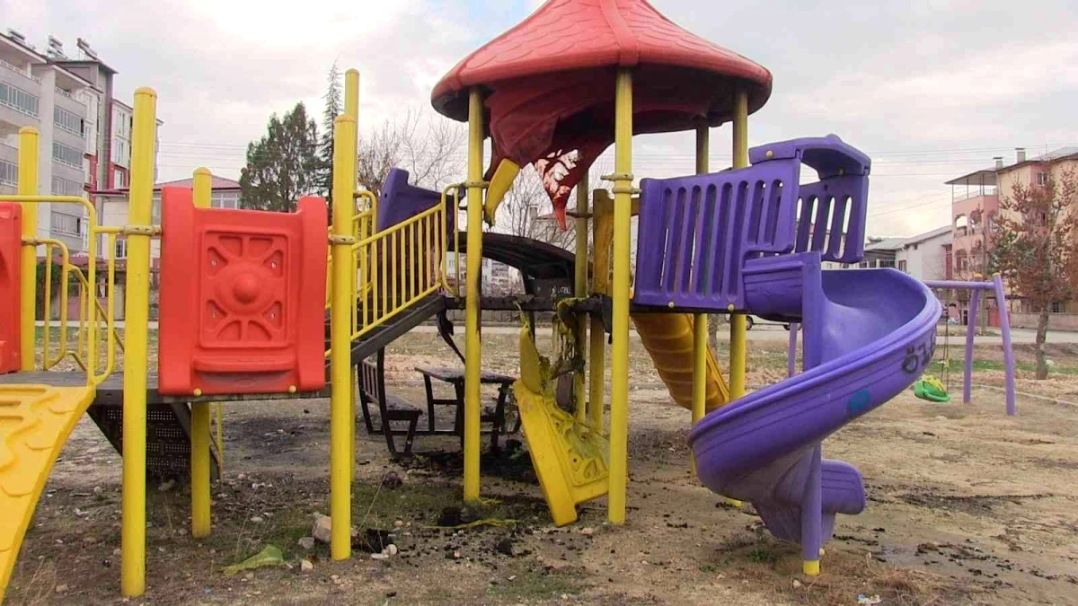 Elbistan Belediyesi park ve oyun alanlarına zarar verilmemesi için çağrı yaptı